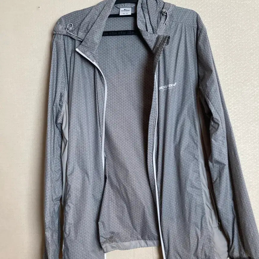 [BUNJANG] Engeladu Windbreaker Jumper Size 100 / 남성 바람막이 점퍼100