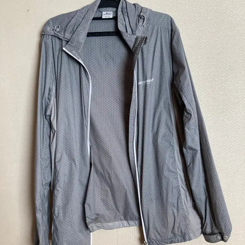 [BUNJANG] Engeladu Windbreaker Jumper Size 100 / 남성 바람막이 점퍼100