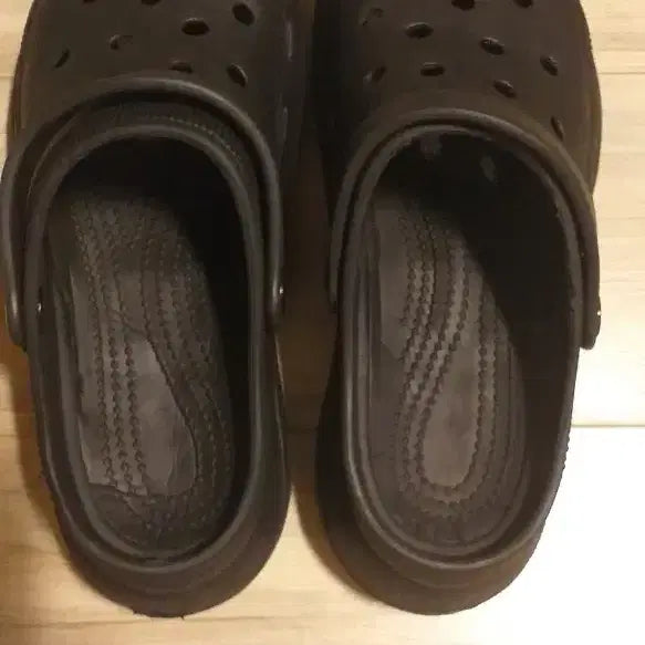 [BUNJANG] Crocs Black Slippers / 크록스 블랙