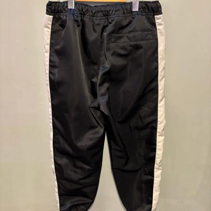 [BUNJANG] Nike Limited Edition Striped Woven Wide Jogger Pants / 나이키 한정판 스트라이프 우븐 와이드조거팬츠