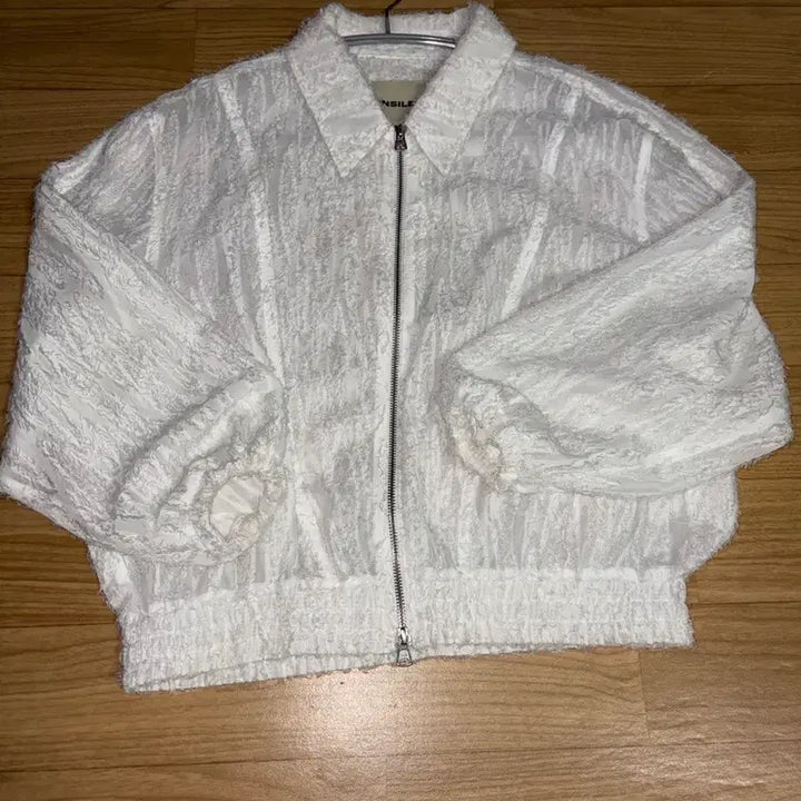 [BUNJANG] INSILENCE WOMAN Feather Texture Jumper / [인사일런스 우먼] 페더 텍스쳐 점퍼