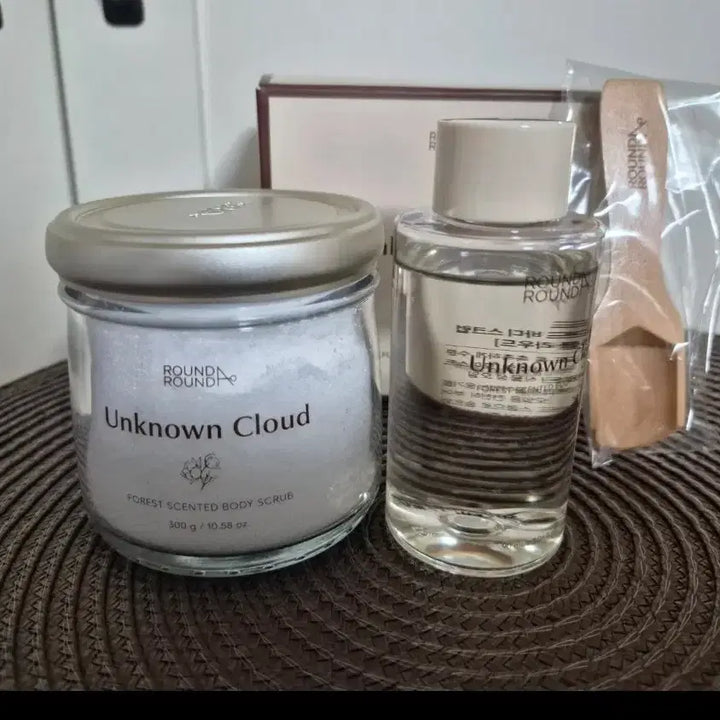 [BUNJANG] Roundaround Forest Scented Body Scrub Set / 라운드어라운드 바디스크럽 300g