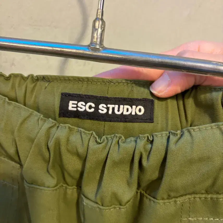 [BUNJANG] ESC Studio Limited Edition Track Pants / ESC스튜디오 한정판 트랙팬츠