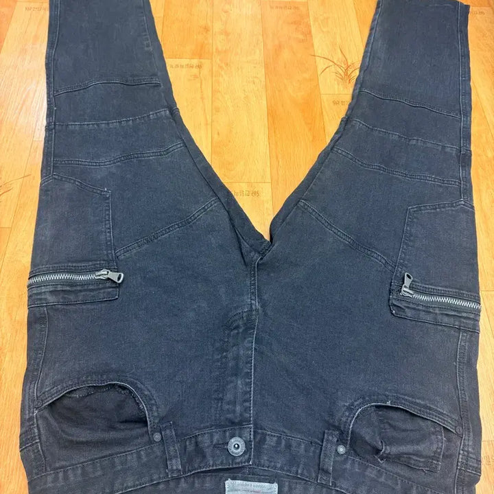 [SOLD OUT] 블랙 워싱 데님 카고 바지 38 사이즈