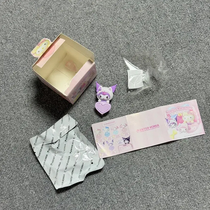[BUNJANG] Sanrio Kuromi "Peeking Cat" Figure / 야옹이 까꿍 피규어 시리즈 산리오 쿠로미 히퍼 미사용 새 상품