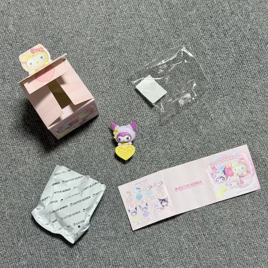 [BUNJANG] Sanrio Kuromi Peeking Figure / 야옹이 까꿍 피규어 시리즈 산리오 쿠로미 히퍼 미사용 새 상품