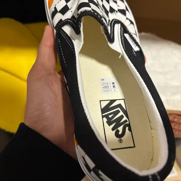 [BUNJANG] VANS 반스 러브미 러브미 낫 슬립온 데이지 / VANS 반스 러브미 러브미 낫 슬립온 데이지