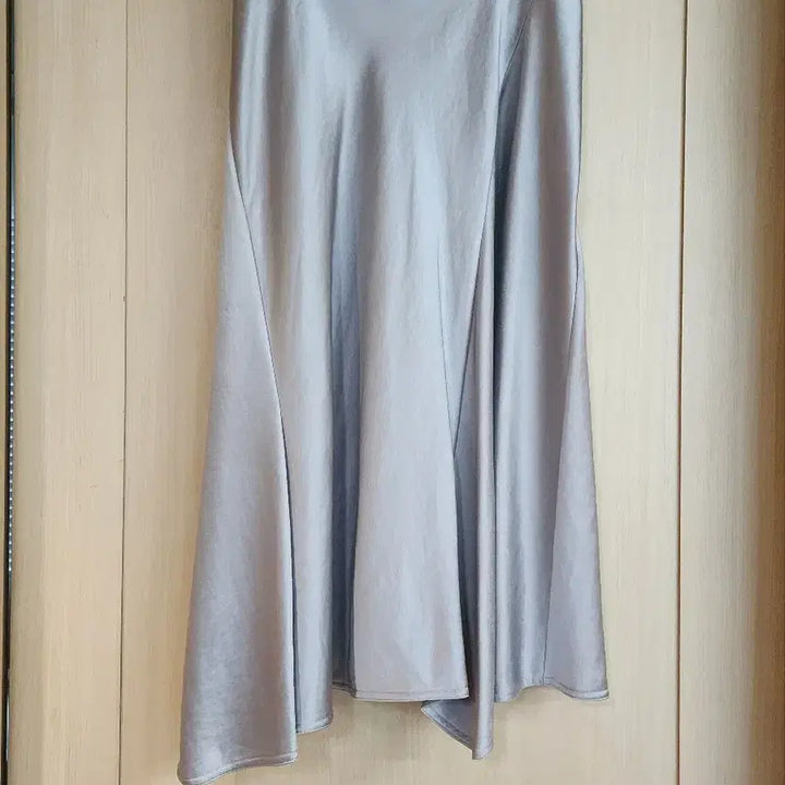 [BUNJANG] DECO New York Collection Silver Flare Skirt / DECO 데코 뉴욕 컬렉션 실버 플레어 스커트 55 팝니다.