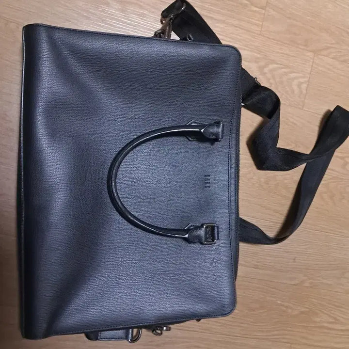 [SOLD OUT] 닥스 블랙 서류 가방 숄더백