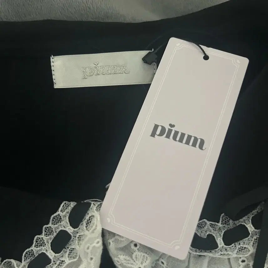 [BUNJANG] Pium Black Blouse / 피움 pium 블라우스 블랙
