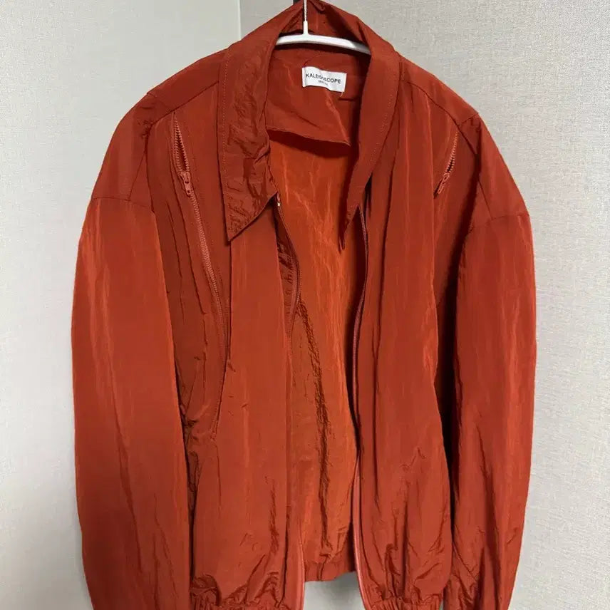 [SOLD OUT] KALEIDOSCOPE 오렌지색 바람막이