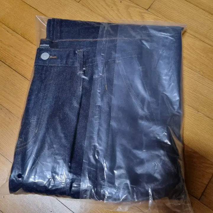 [SOLD OUT] 무신사스탠다드 투턱 와이드 데님 팬츠 딥 인디고 31