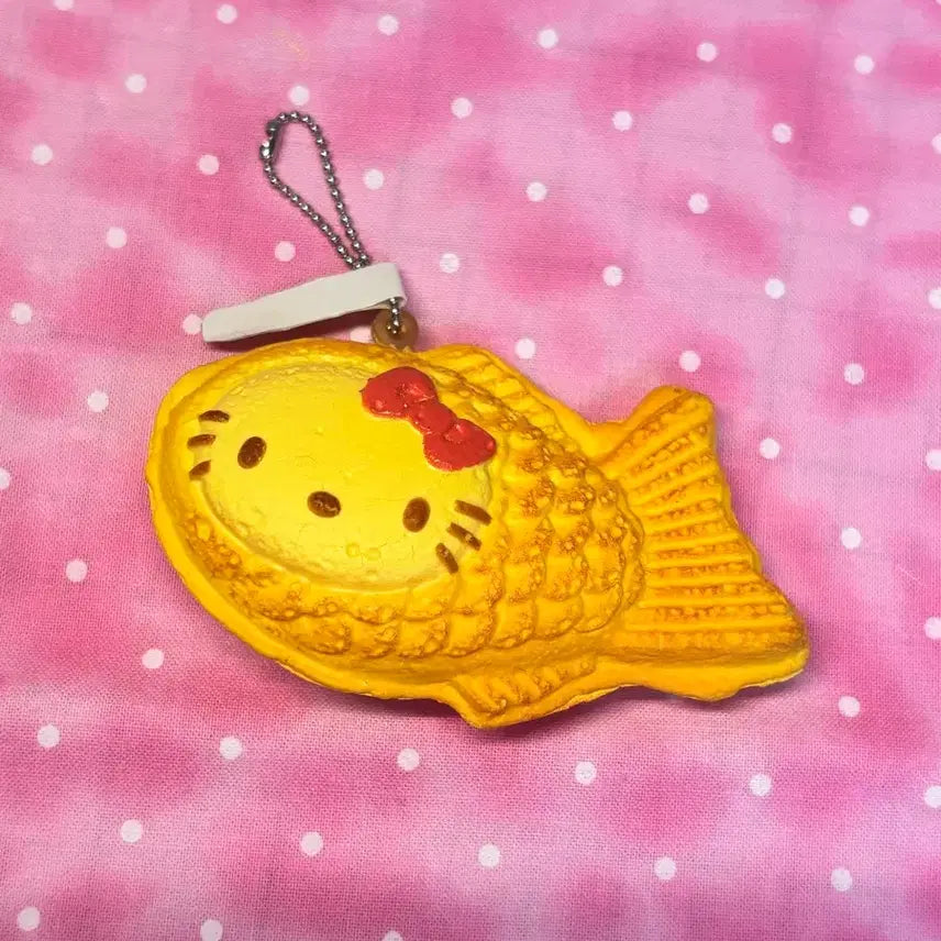 [BUNJANG] Hello Kitty Bungeoppang Squishy Keyring / 키티 붕어빵 스퀴시 키링
