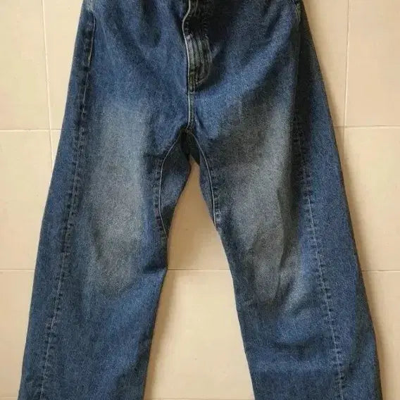 [BUNJANG] IEY Wide Fit Washed Mid-Blue Denim Pants / [IEY] 이에이 와이드핏 워싱 중청 데님 팬츠 L (32~34)