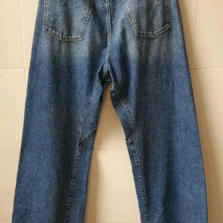 [BUNJANG] IEY Wide Fit Washed Mid-Blue Denim Pants / [IEY] 이에이 와이드핏 워싱 중청 데님 팬츠 L (32~34)