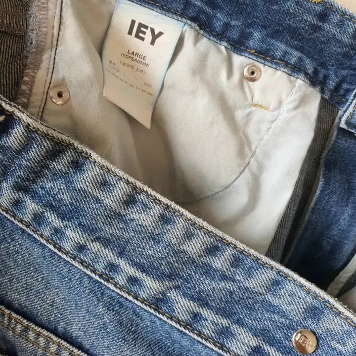 [BUNJANG] IEY Wide Fit Washed Mid-Blue Denim Pants / [IEY] 이에이 와이드핏 워싱 중청 데님 팬츠 L (32~34)
