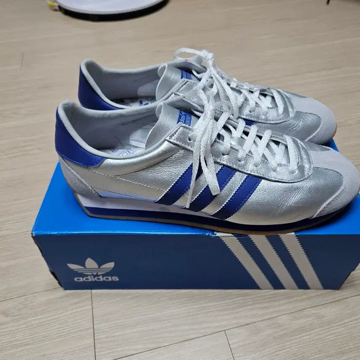 [BUNJANG] Adidas Country OG Silver Sneakers / 아디다스 컨트리 og 실버 275