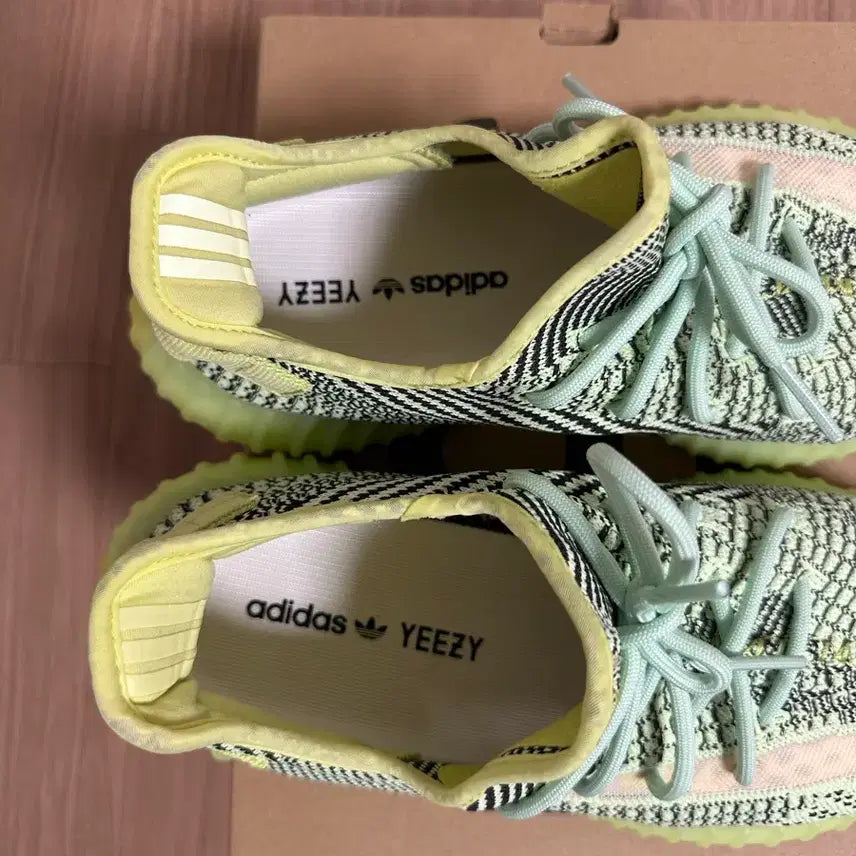[BUNJANG] Adidas Yeezy Boost 350 V2 Yeezreel Non-Reflective Sneakers / 아디다스 이지 부스트 350 V2 이즈릴 논리플렉티브 285 28.5