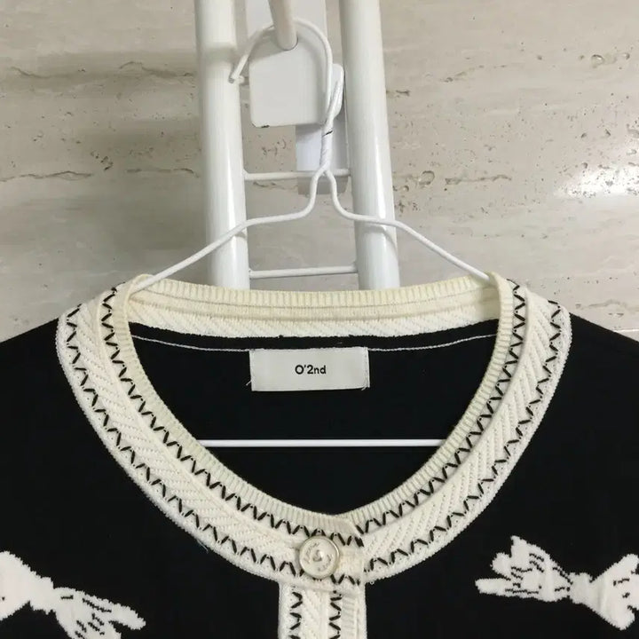 [SOLD OUT] 오즈세컨 22 시그니처 버튼 배색 가디건 85