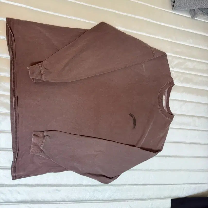 [BUNJANG] EA Overmotion Logo Long Sleeve Red Shirt / M) 이에이 오버모션 로고 롱슬리브 레드