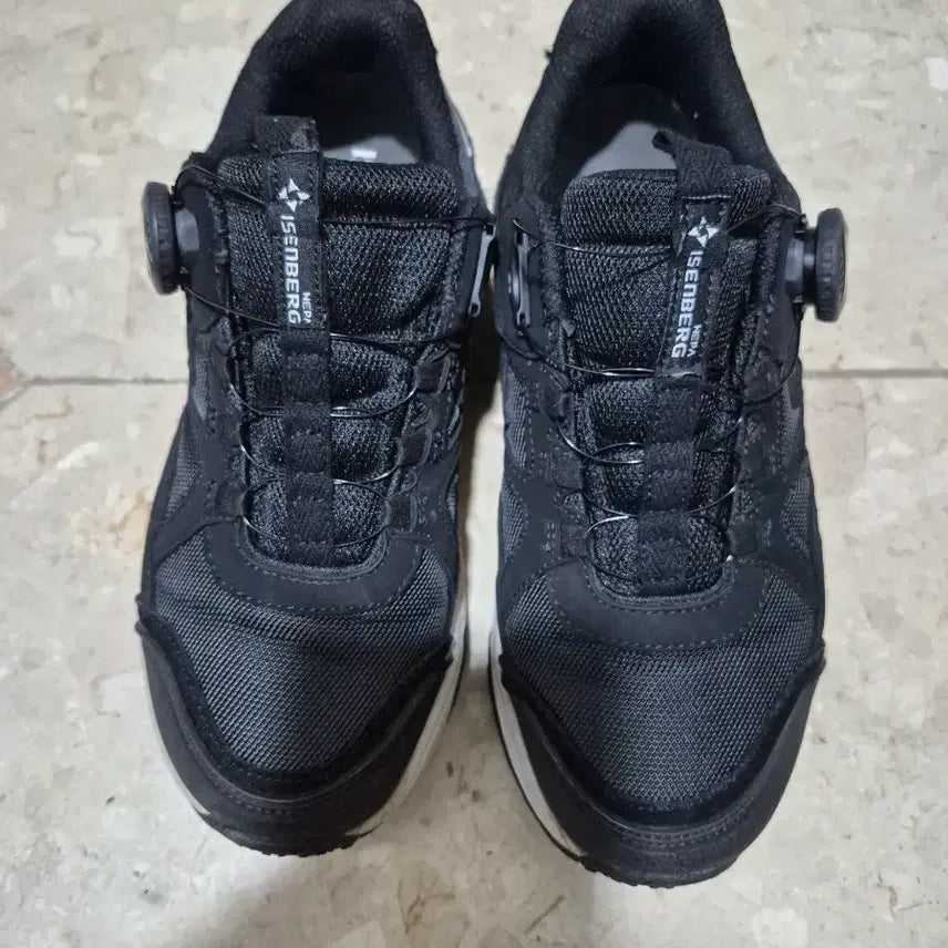 [BUNJANG] NEPA Eisenberg Hiking Boots Black Boa Dial / 네파 아이젠버그 등산화 블랙 보아 다이얼