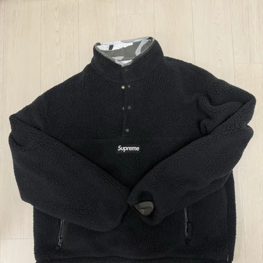 [BUNJANG] Supreme Polartec Shirred Reversible Pullover Black / 슈프림 폴라텍 셔링 리버시블 풀오버 블랙 - 25FW