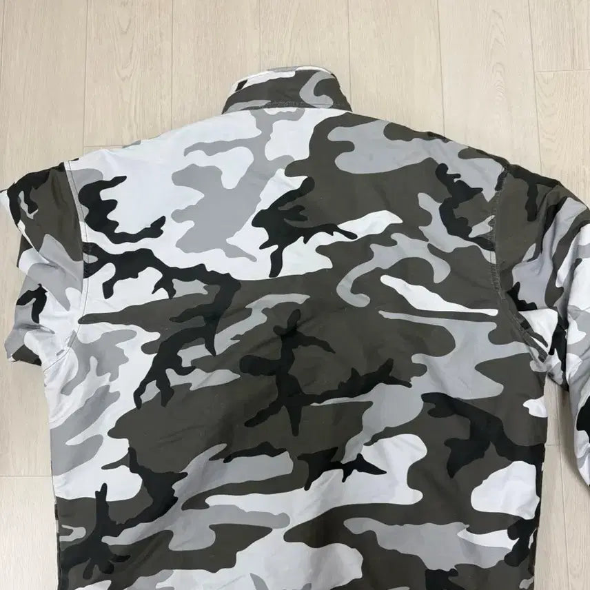 [BUNJANG] Supreme Polartec Shirred Reversible Pullover Black / 슈프림 폴라텍 셔링 리버시블 풀오버 블랙 - 25FW