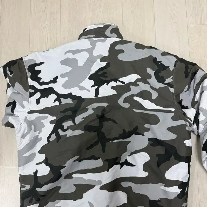 [BUNJANG] Supreme Polartec Shirred Reversible Pullover Black / 슈프림 폴라텍 셔링 리버시블 풀오버 블랙 - 25FW