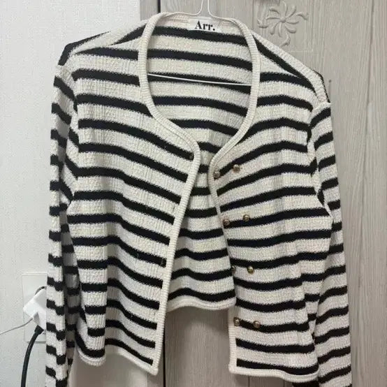 [BUNJANG] Moibava Striped Cardigan / 모이바바 Arr. 스트라이프 가디건