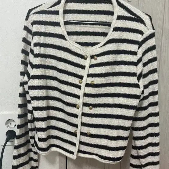 [BUNJANG] Moibava Striped Cardigan / 모이바바 Arr. 스트라이프 가디건