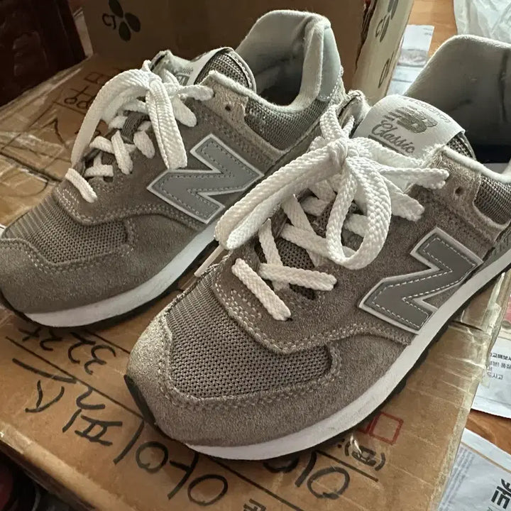 [BUNJANG] New Balance 574 Grey 230mm / 뉴발란스 574 그레이 230mm
