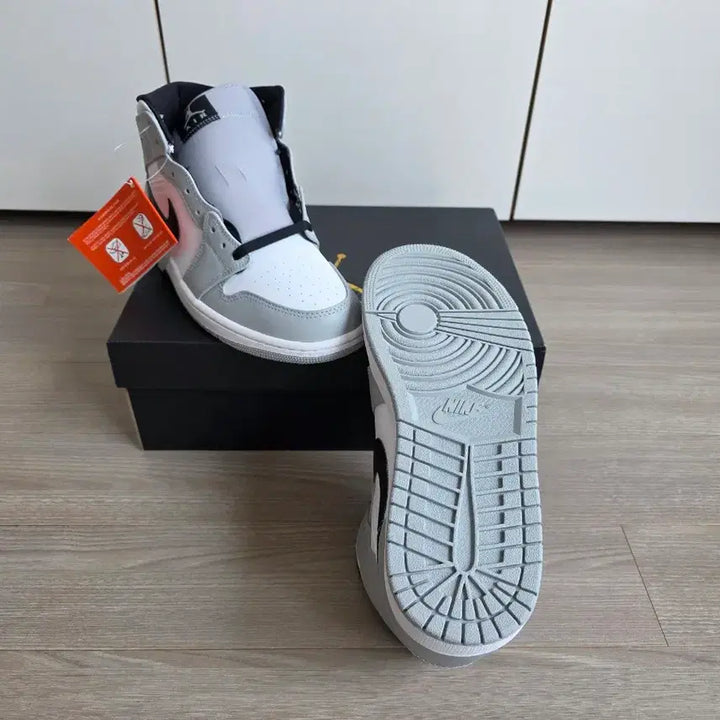 [BUNJANG] Nike Jordan 1 Mid Light Smoke Grey / [260] 조던 1 미드 라이트 스모크 그레이