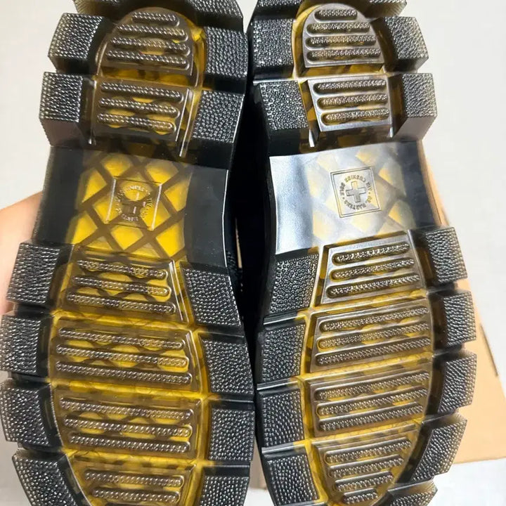 [BUNJANG] Dr. Martens 20 Hole Wyoming Leather Boots UK 6 / 닥터마틴 리더 와이오밍 레더 250 uk6 새상품