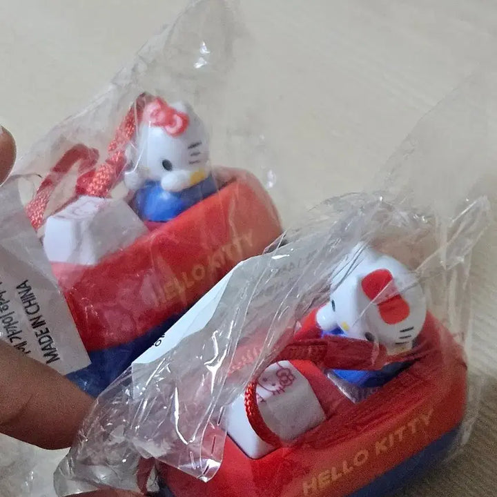 [BUNJANG] Sanrio Hello Kitty Keycap Keychain / 산리오 헬로키티 키캡키링 키보드키링