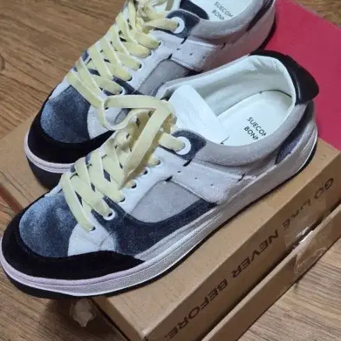 [SOLD OUT] 수에콤마보니 스니커즈 운동화240