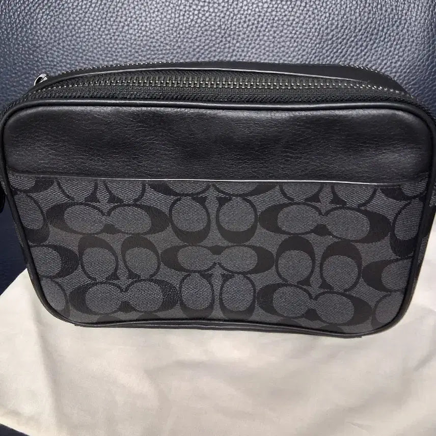 [BUNJANG] Coach Graham Signature Canvas Crossbody Bag / 코치 남성 시그니처 캔버스 그레이엄 크로스바디백