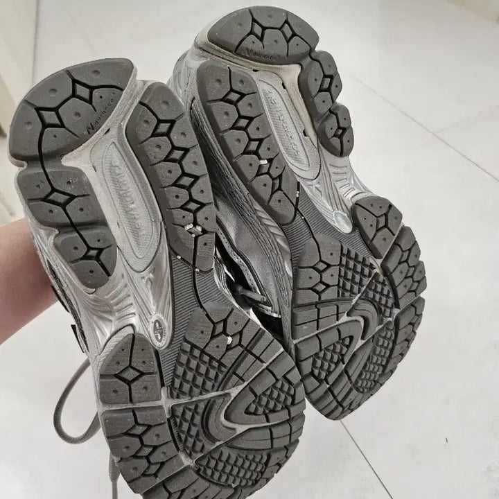 [SOLD OUT] 뉴발란스 1906R 스틸그레이