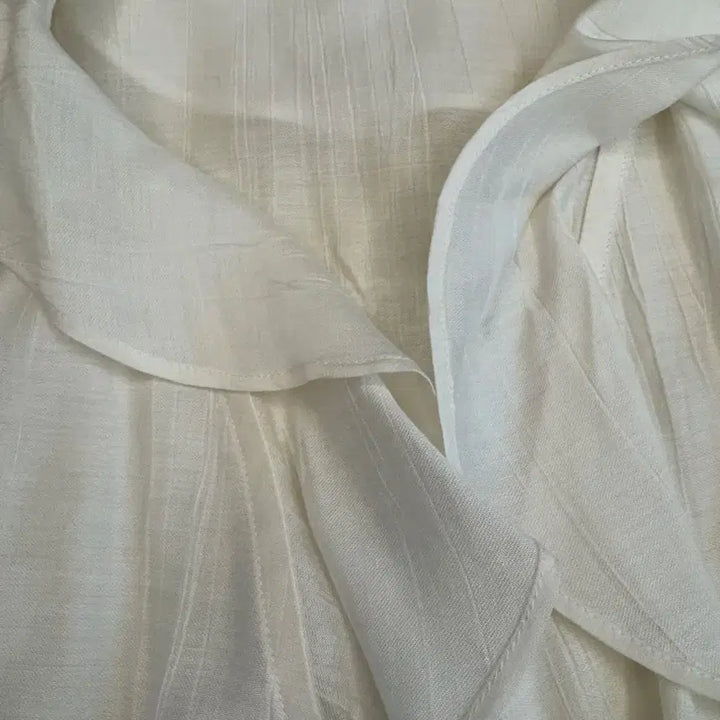 [BUNJANG] OVNEIR Blouse / 오브네어 ovneir 블라우스