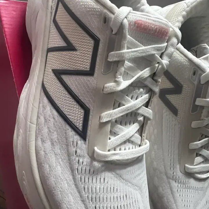 [BUNJANG] New Balance Fresh Foam 1080 v14 Wide 2E Sneakers / 뉴발란스 흰색 운동화 Fresh Foam 1080 v14