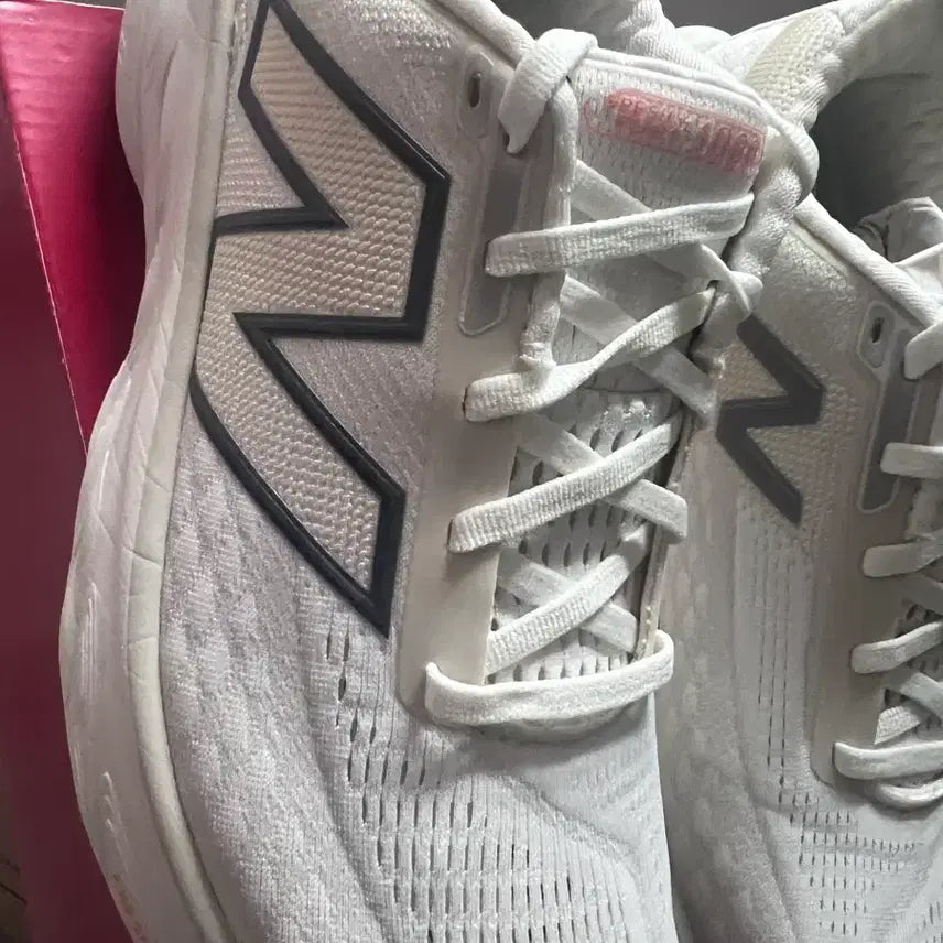 [BUNJANG] New Balance Fresh Foam 1080 v14 Wide 2E Sneakers / 뉴발란스 흰색 운동화 Fresh Foam 1080 v14