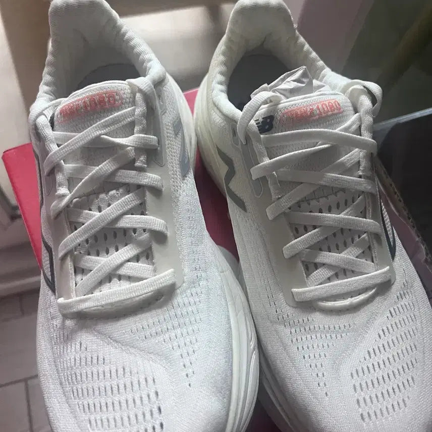 [BUNJANG] New Balance Fresh Foam 1080 v14 Wide 2E Sneakers / 뉴발란스 흰색 운동화 Fresh Foam 1080 v14