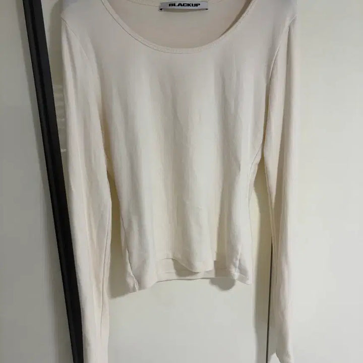 [BUNJANG] Blackup Fleece Lined T-shirt Cream M Size / 블랙업 기모 티셔츠 크림 M사이즈