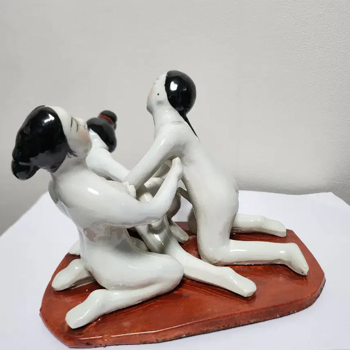 [BUNJANG] Chinese Erotic Porcelain Vase with Artist Signature / 작가 수결있는 중국 춘화 도자기