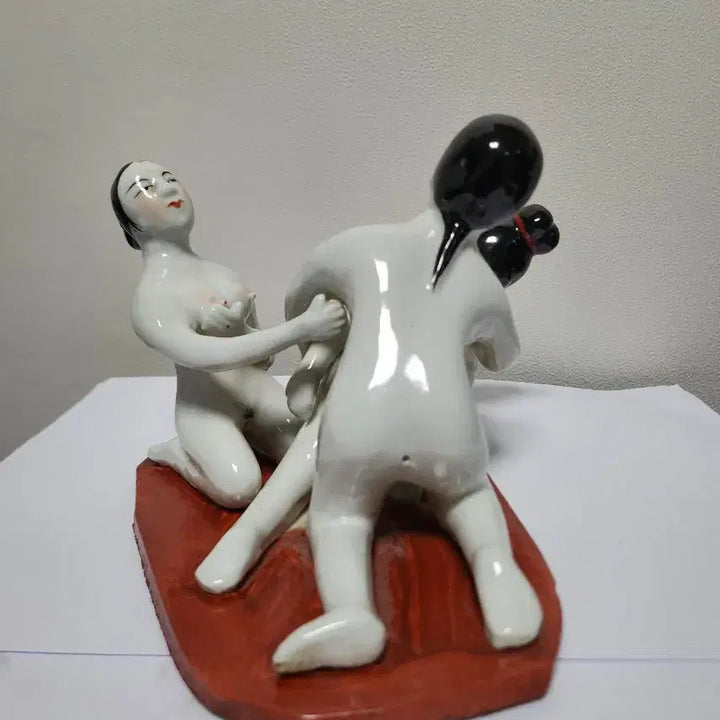 [BUNJANG] Chinese Erotic Porcelain Vase with Artist Signature / 작가 수결있는 중국 춘화 도자기