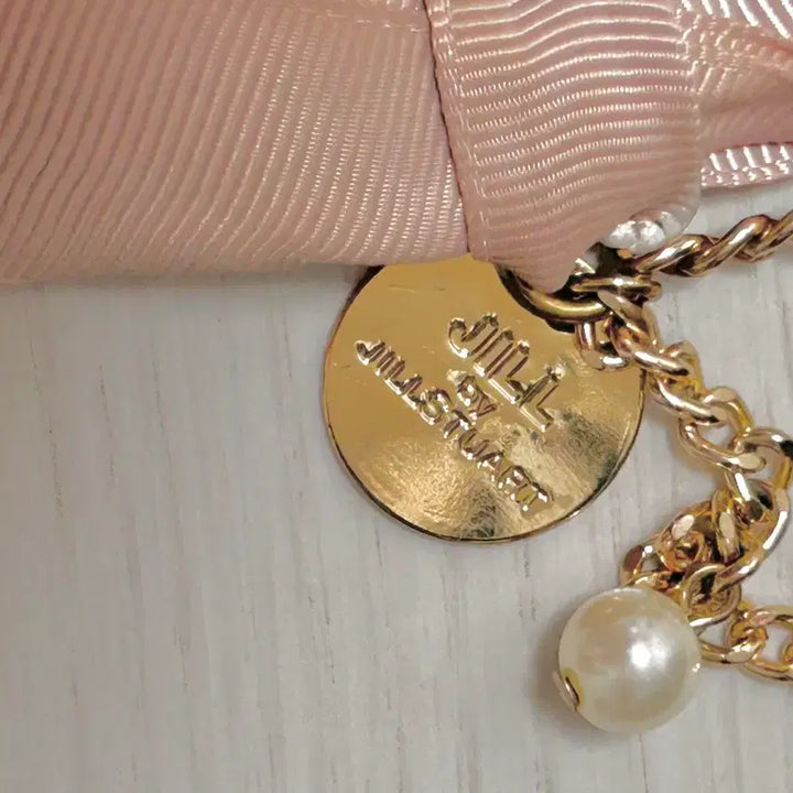 [BUNJANG] Jill by Jill Stuart Initial T Charm Keyring / 질바이질스튜어트 리본 이니셜 키링 t 챰 오시카츠 양산형 지뢰계 스나계