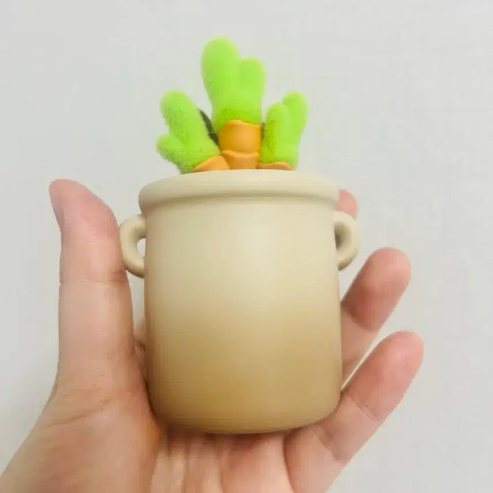 [BUNJANG] Popmart Labubu Awkward Operation Flowerpot Figure / 팝마트 라부부 어설픈작전 화분 팝니다
