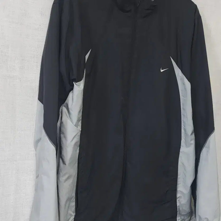 [BUNJANG] Nike Climafit Running Windbreaker Jacket (110) / 나이키 정품 클리마핏 봄가을 런닝 바람막이 자켓점퍼 110 축구