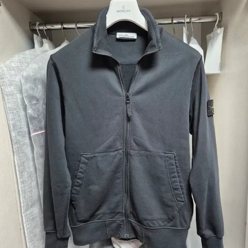 [SOLD OUT] 한글택 23SS 스톤아일랜드 집업 블랙 95-M