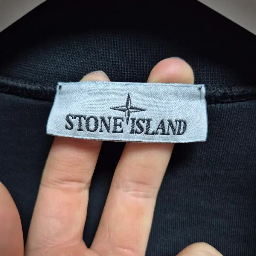 [SOLD OUT] 한글택 23SS 스톤아일랜드 집업 블랙 95-M