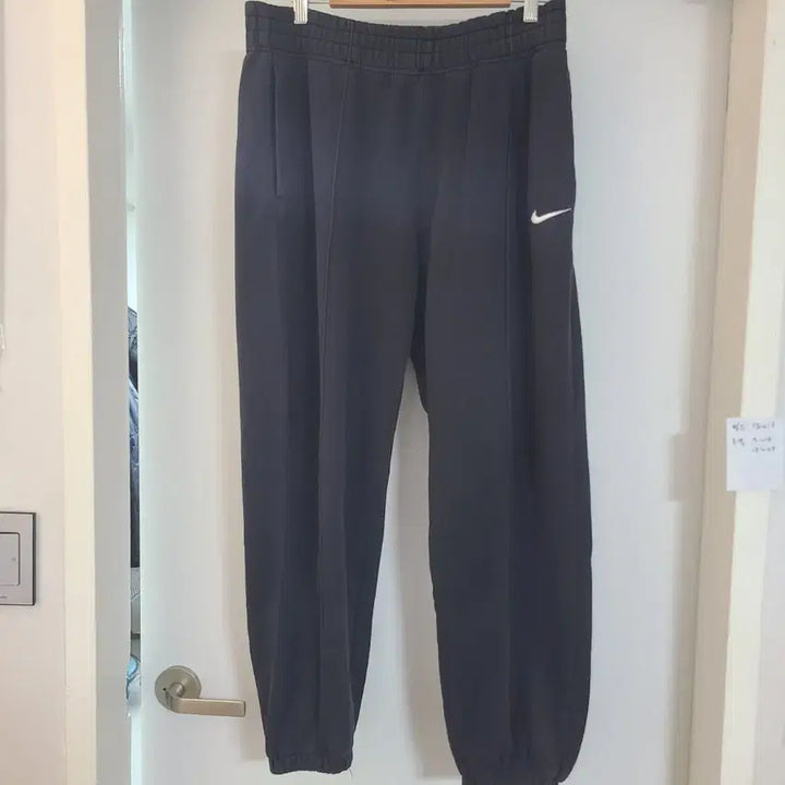 [SOLD OUT] 나이키 스우시 조거 트레이닝 밴딩 바지